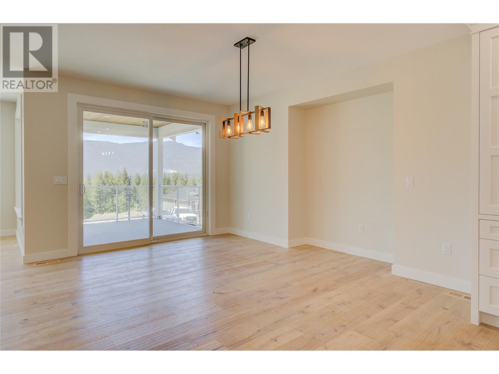 Photo 17 of 1740 9 Street Se, Salmon Arm BC