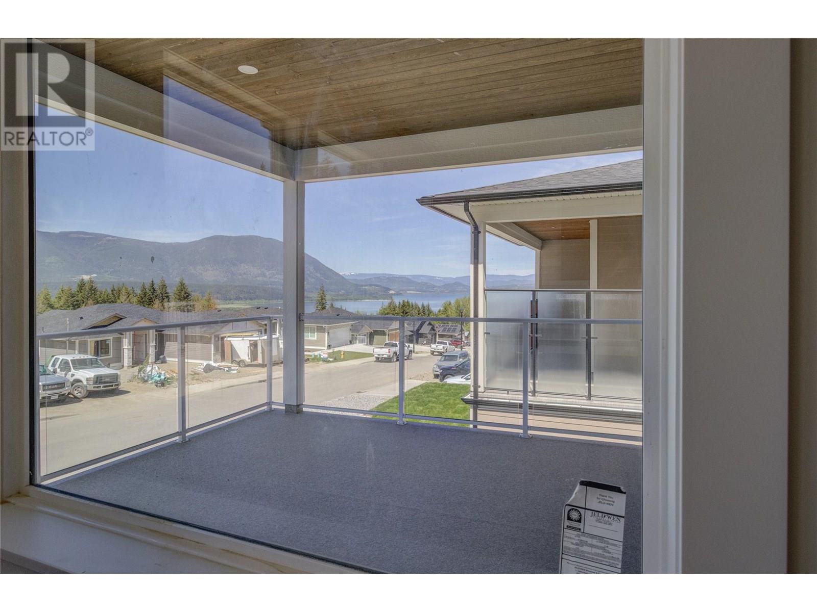 Photo 10 of 1740 9 Street Se, Salmon Arm BC