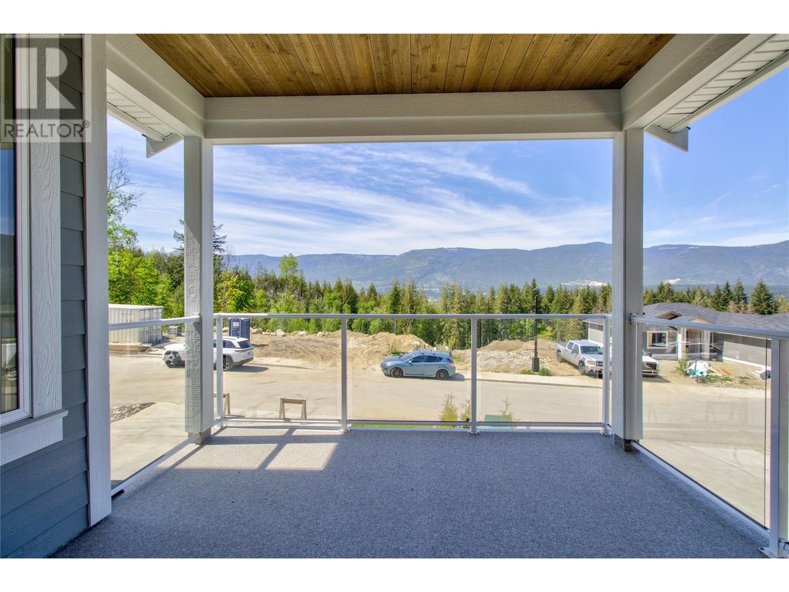 Photo 11 of 1740 9 Street Se, Salmon Arm BC