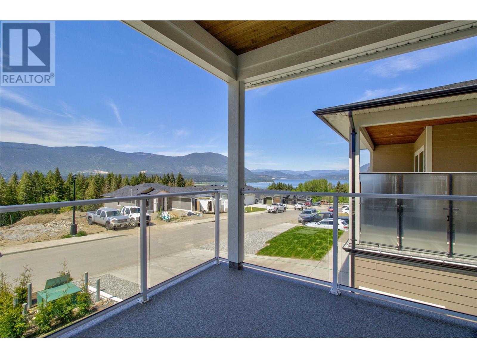 Photo 12 of 1740 9 Street Se, Salmon Arm BC