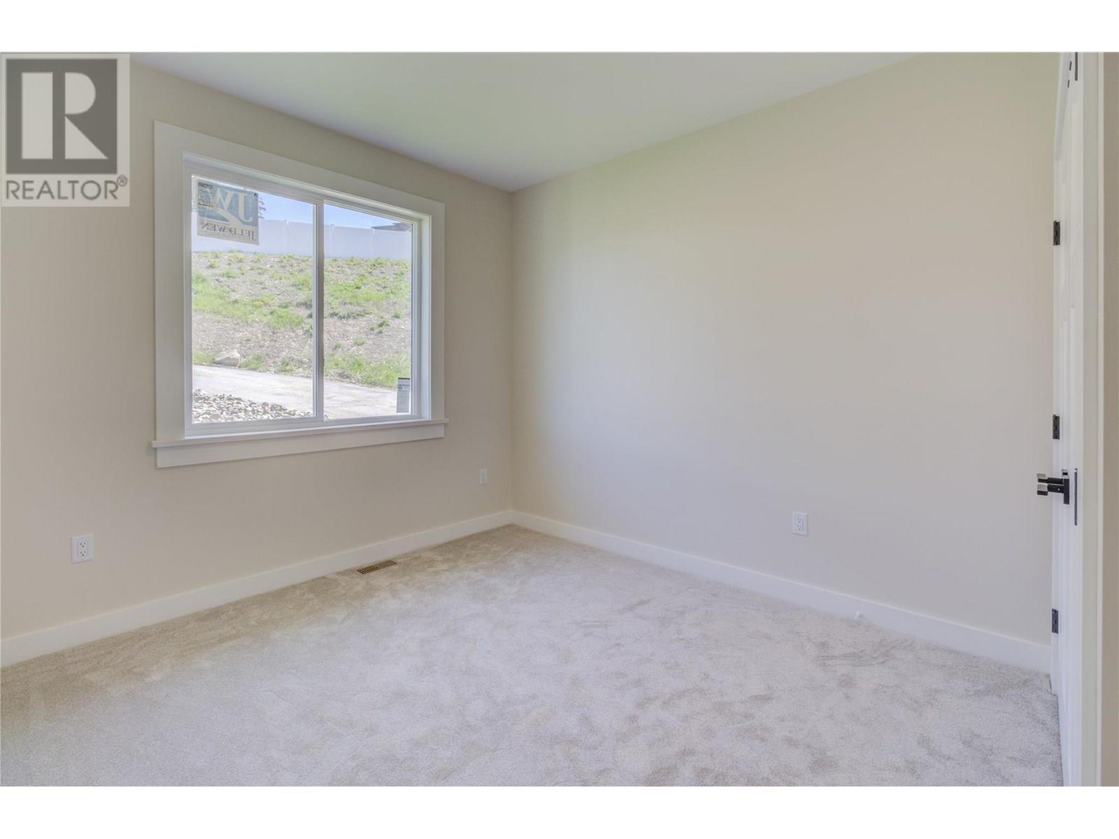 Photo 23 of 1740 9 Street Se, Salmon Arm BC