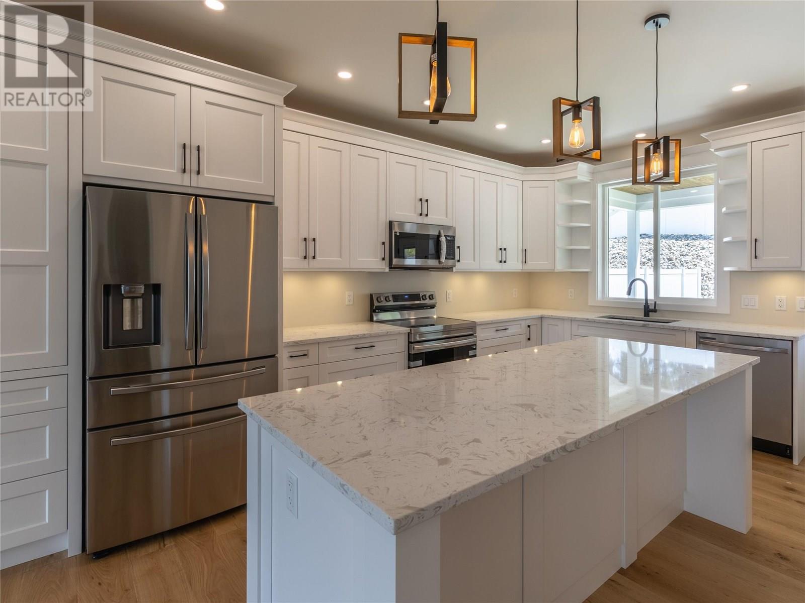 Photo 20 of 1740 9 Street Se, Salmon Arm BC