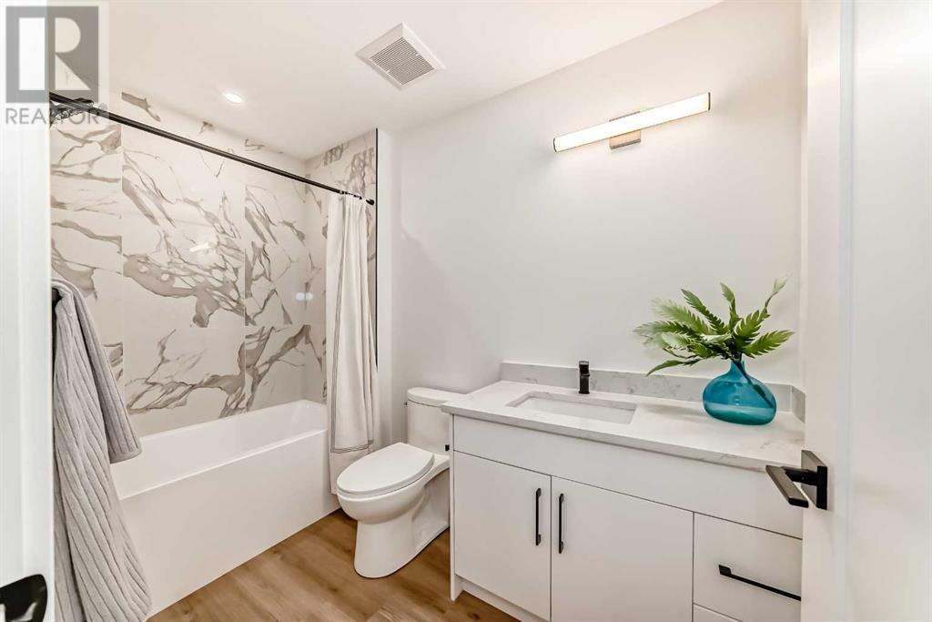 Single Family House for Sale in B   Avenue SW North Glenmore Park Calgary 