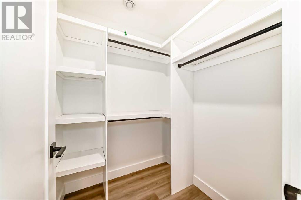 Single Family House for Sale in B   Avenue SW North Glenmore Park Calgary 
