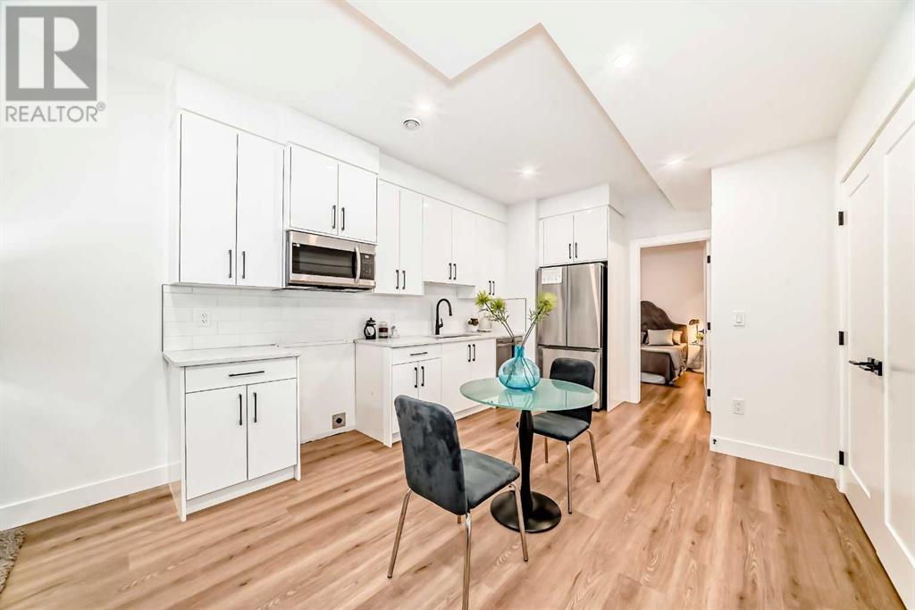 Single Family House for Sale in B   Avenue SW North Glenmore Park Calgary 
