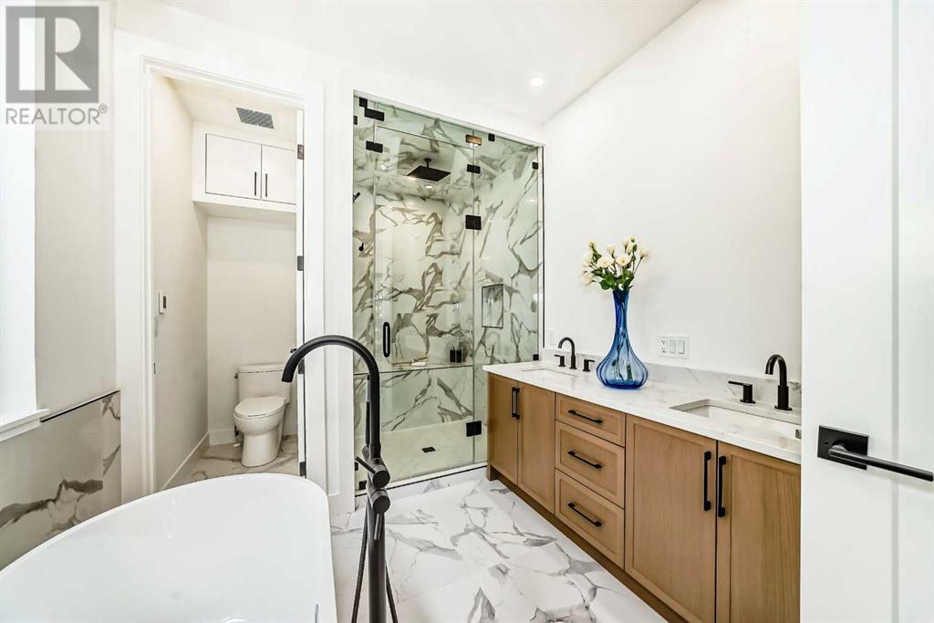Single Family House for Sale in B   Avenue SW North Glenmore Park Calgary 