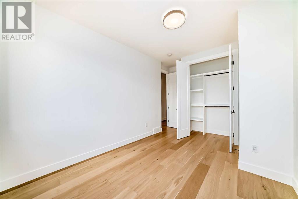 Single Family House for Sale in B   Avenue SW North Glenmore Park Calgary 