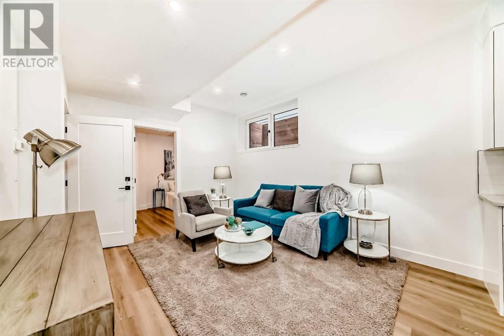 Single Family House for Sale in B   Avenue SW North Glenmore Park Calgary 