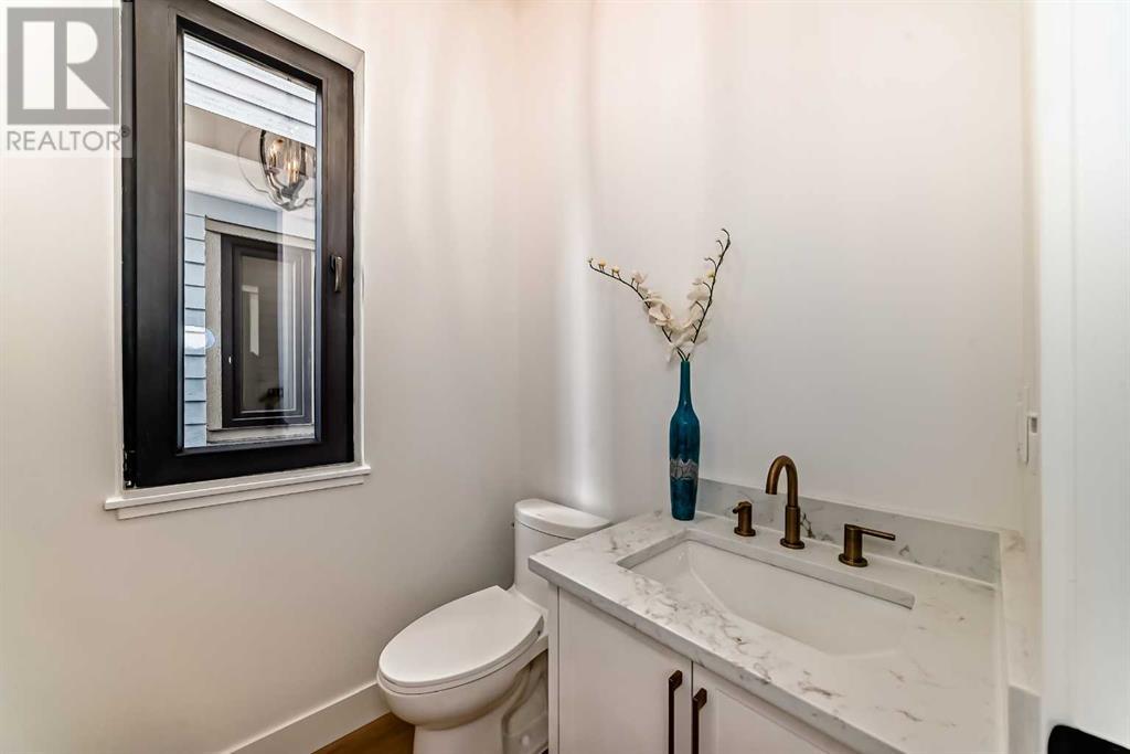 Single Family House for Sale in B   Avenue SW North Glenmore Park Calgary 