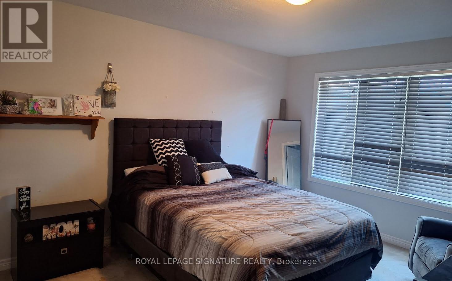 Photo 3 of 4 98 Shoreview Place, Hamilton ON