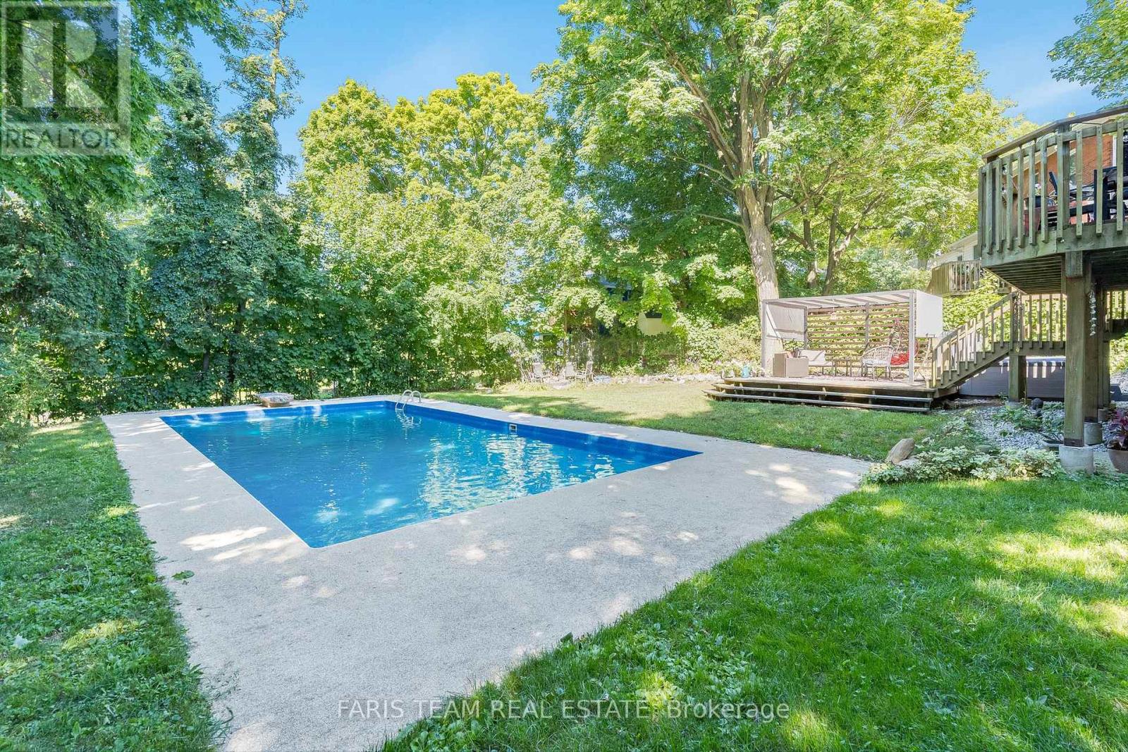 Photo 22 of 21 Robert Street E, Penetanguishene ON