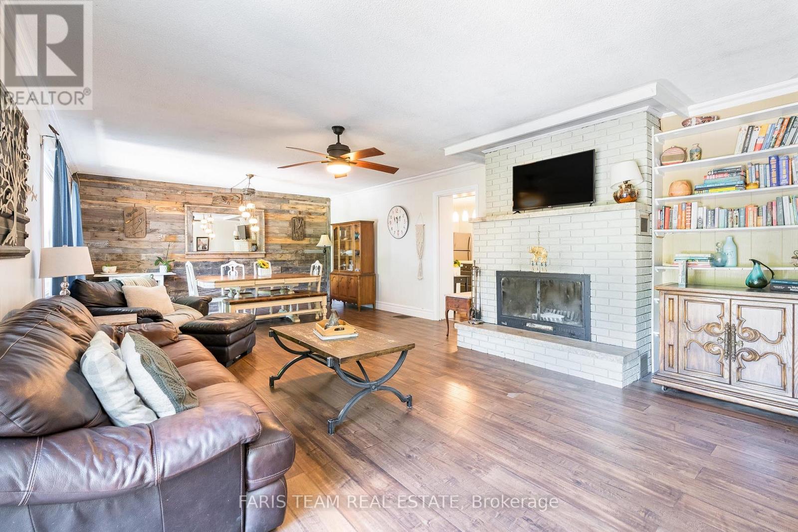 Photo 7 of 21 Robert Street E, Penetanguishene ON