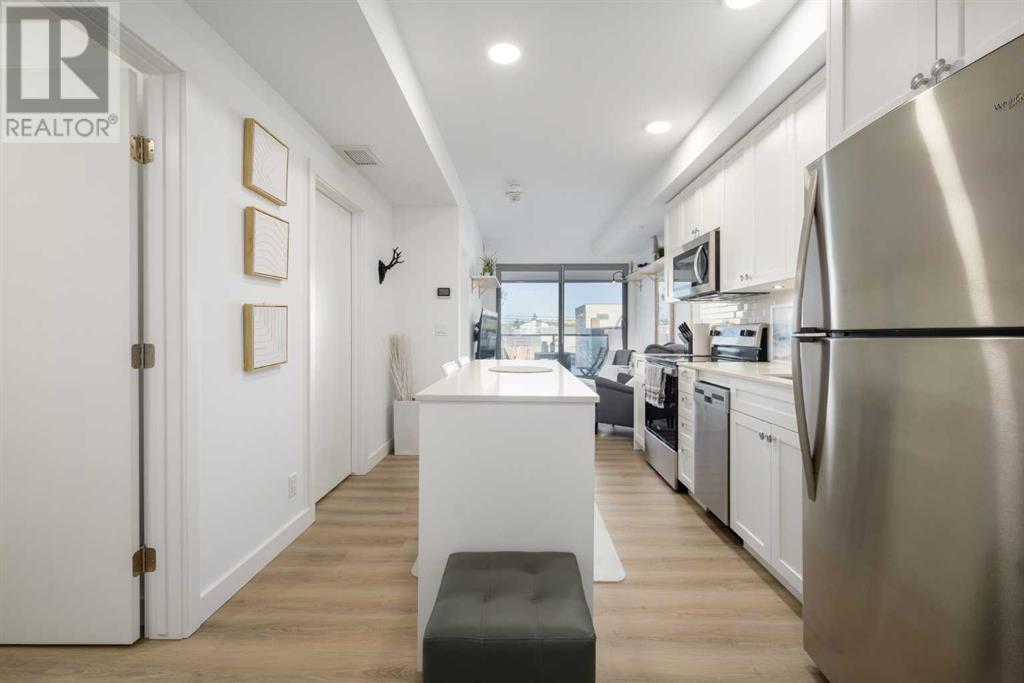 Single Family House for Sale in    Street NE Crescent Heights Calgary 