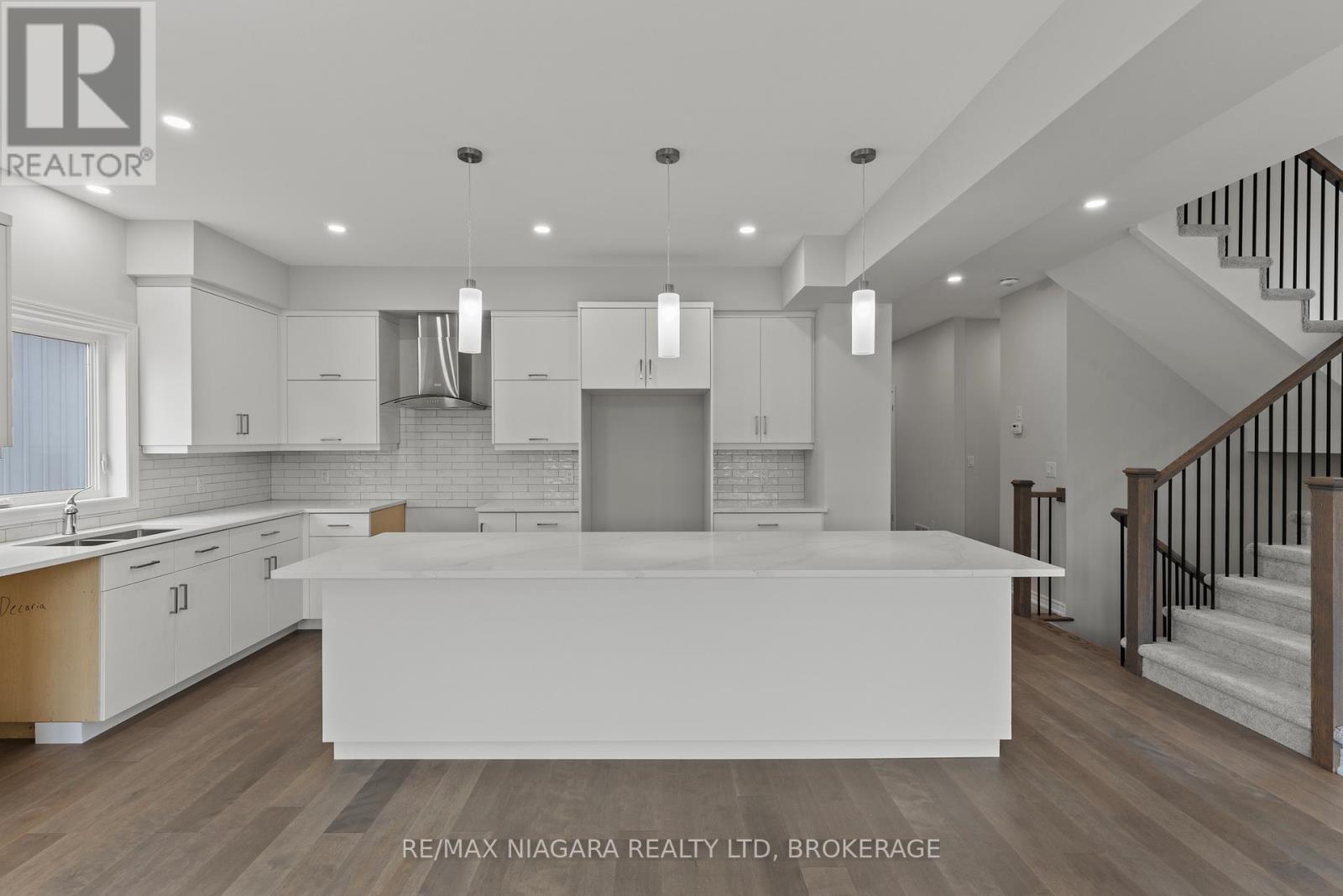 Photo 17 of 136 Hodgkins Avenue, Thorold ON