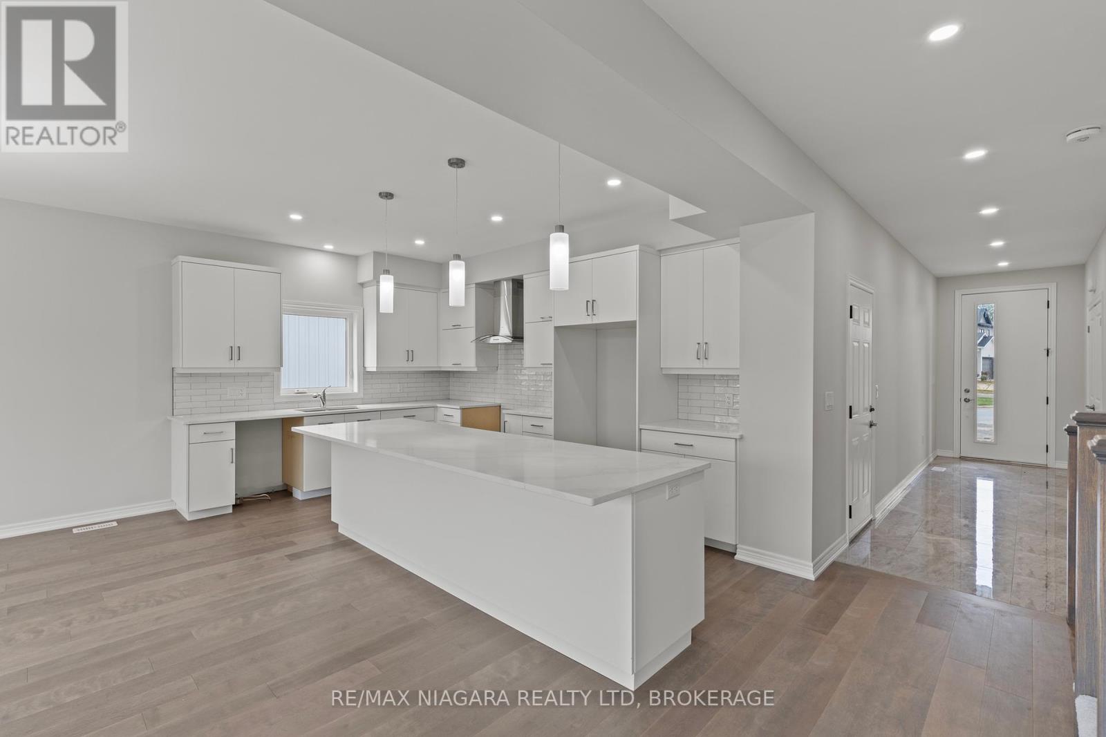 Photo 19 of 136 Hodgkins Avenue, Thorold ON