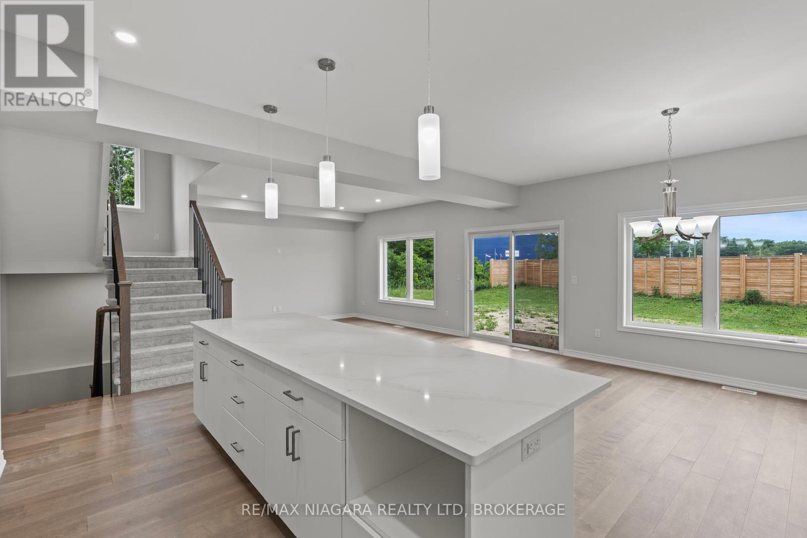 Photo 15 of 136 Hodgkins Avenue, Thorold ON