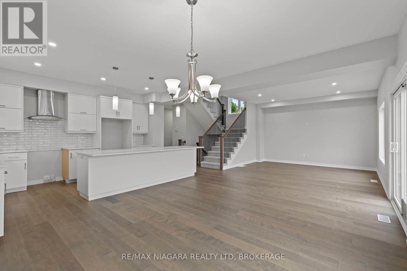 Photo 20 of 136 Hodgkins Avenue, Thorold ON