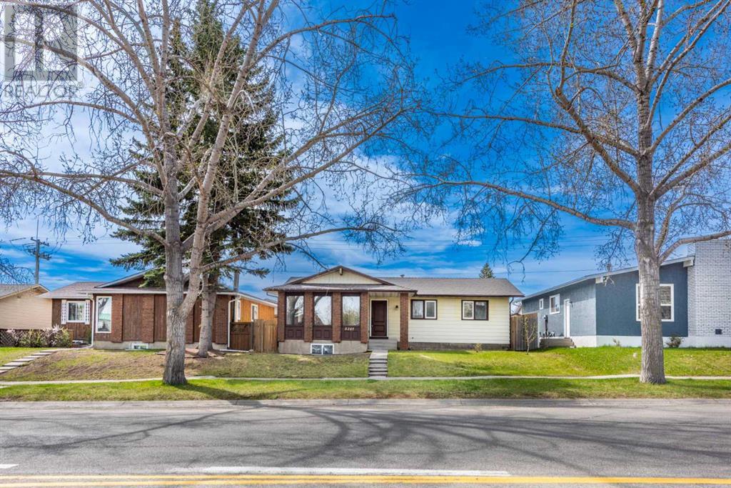 5207 44 Avenue NE, Calgary, Alberta