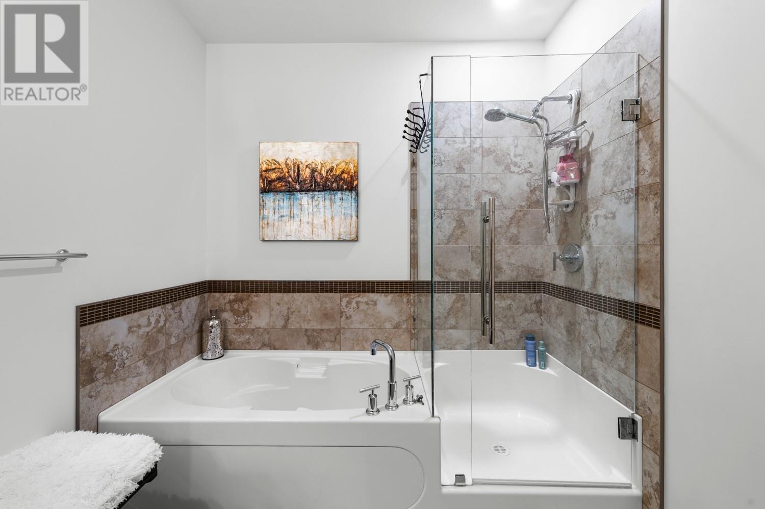 Photo 30 of 580 Sarsons Road Unit 401, Kelowna BC