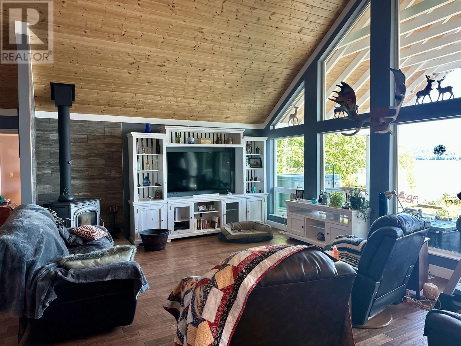 7285 PETERSON ROAD, Fraser Lake