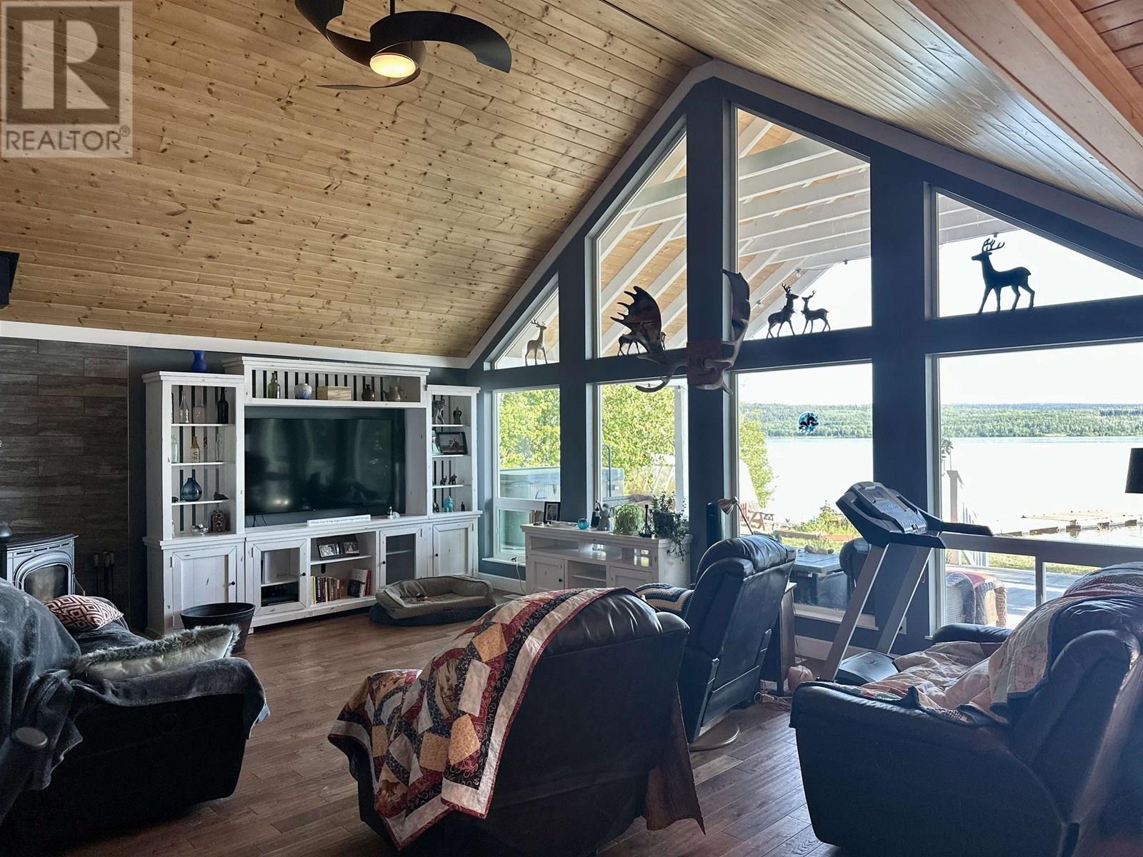 7285 PETERSON ROAD, Fraser Lake