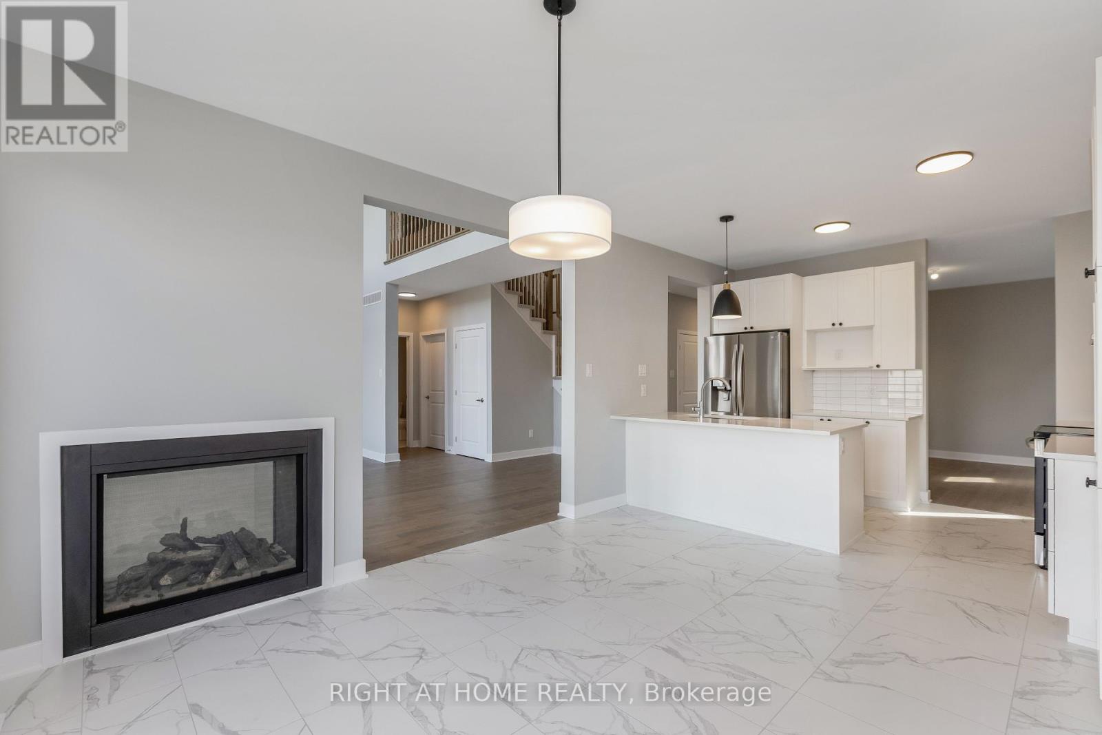 Photo 23 of 584 Paakanaak Avenue, Ottawa ON