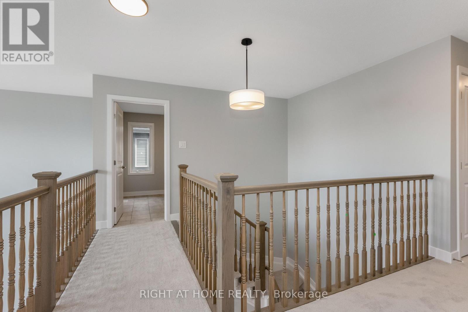 Photo 27 of 584 Paakanaak Avenue, Ottawa ON