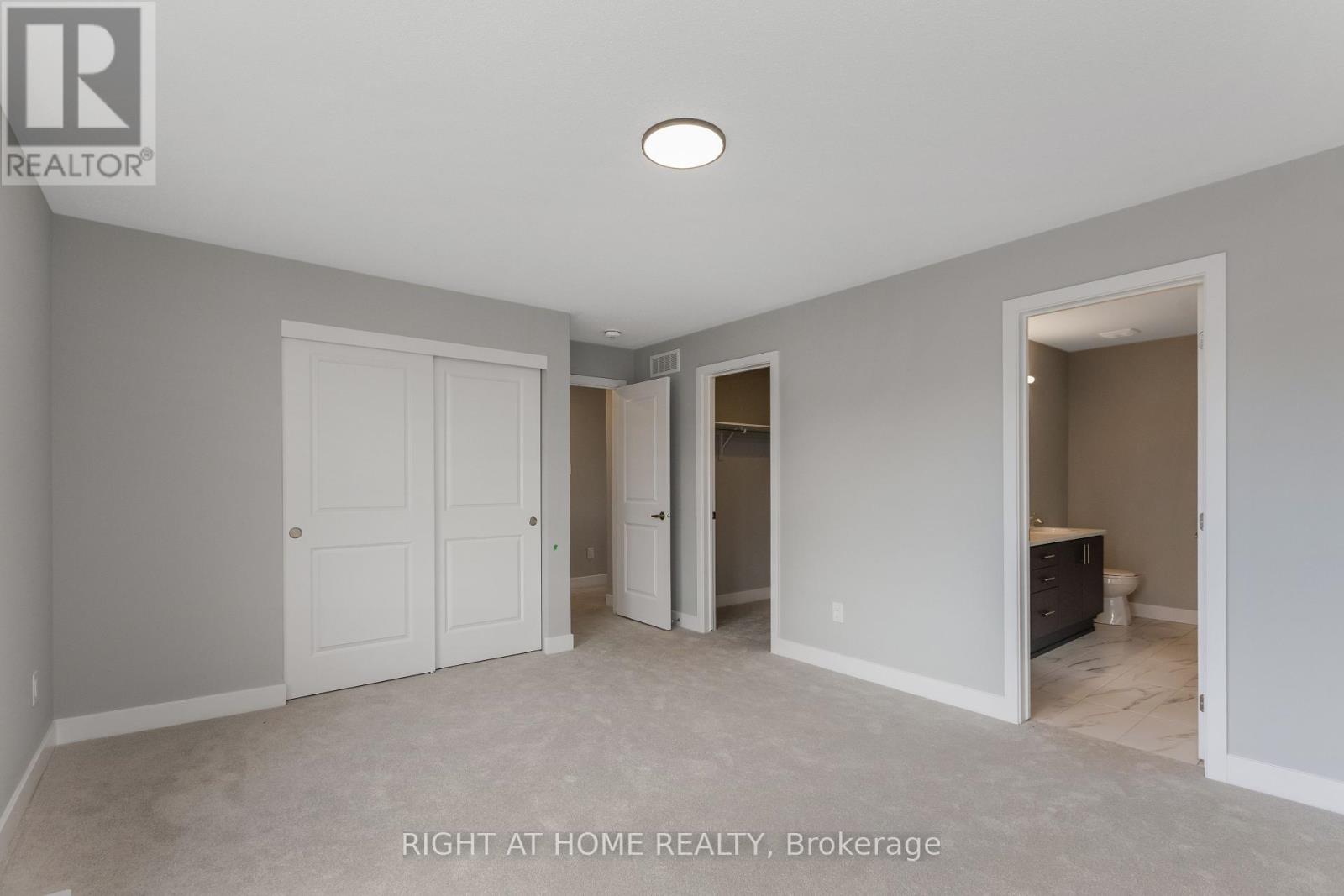 Photo 34 of 584 Paakanaak Avenue, Ottawa ON