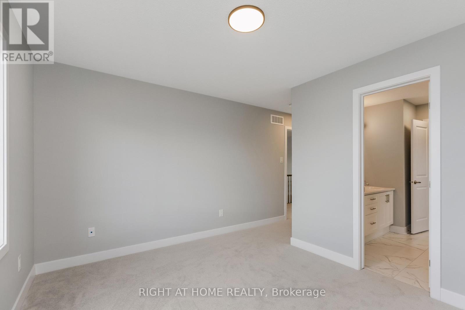 Photo 46 of 584 Paakanaak Avenue, Ottawa ON