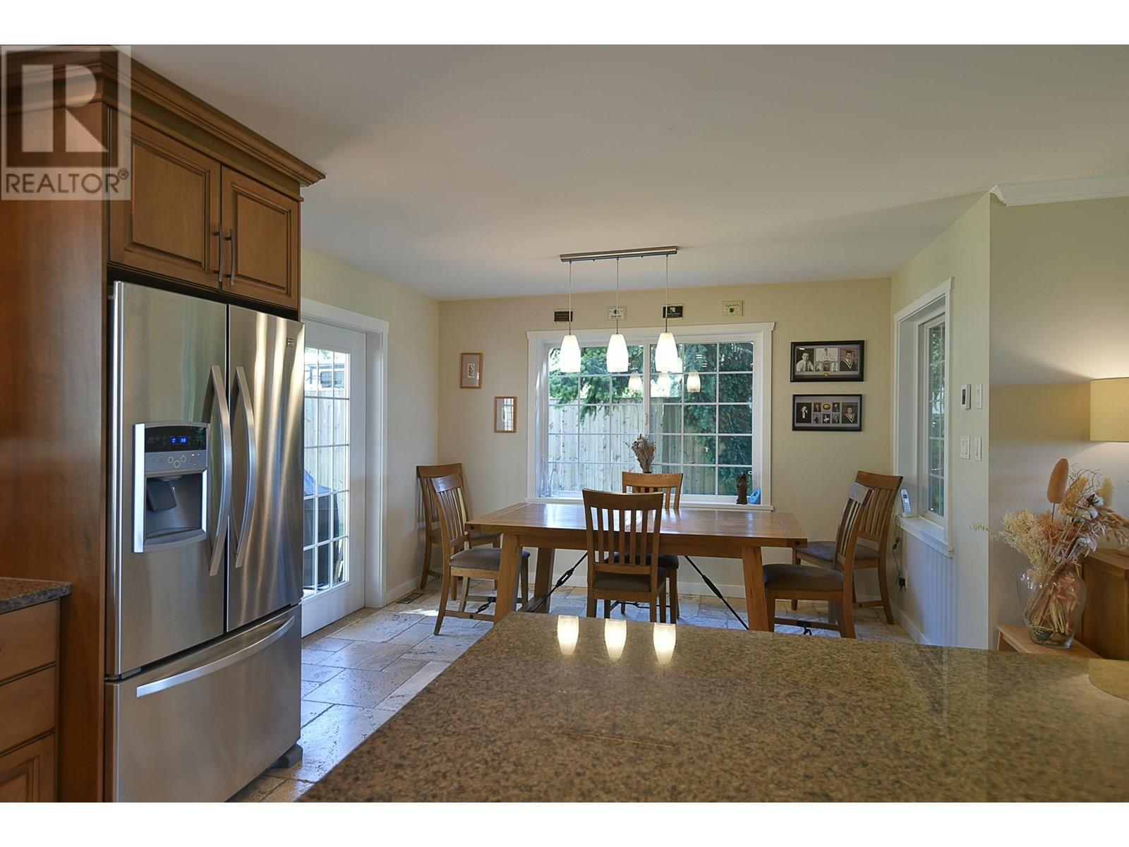 1000 CEMETERY ROAD, Gibsons