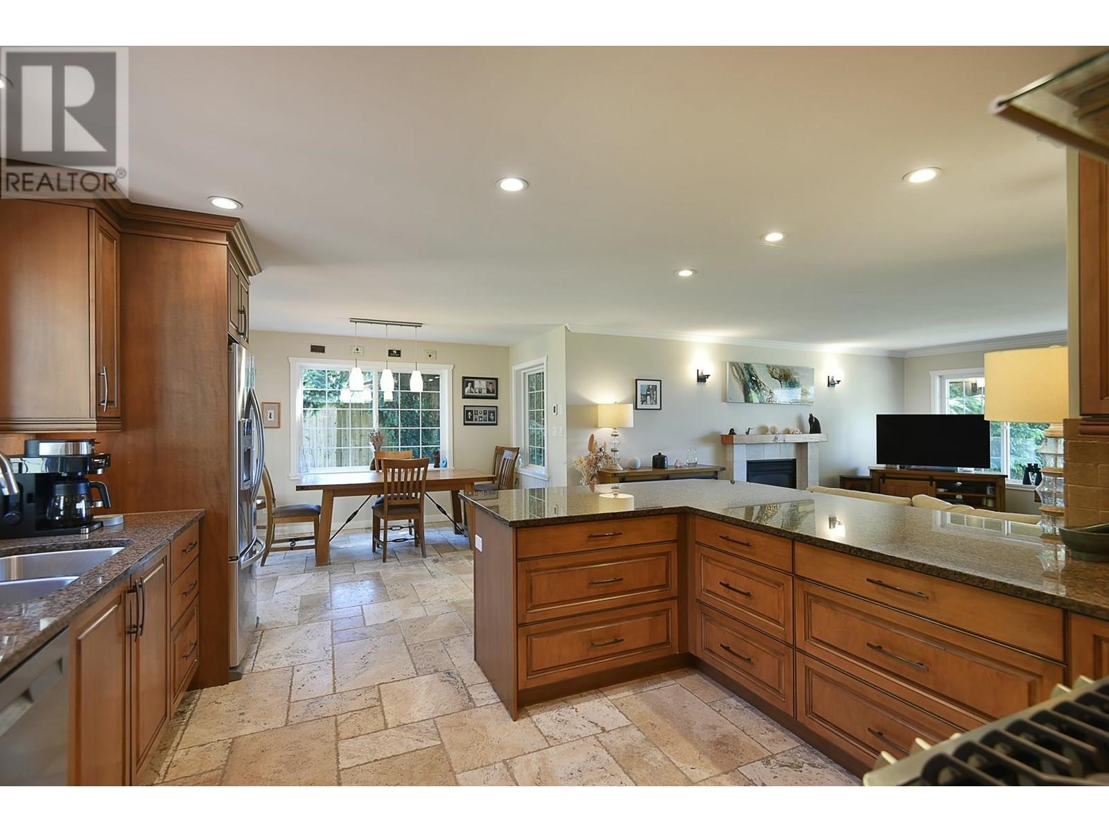 1000 CEMETERY ROAD, Gibsons