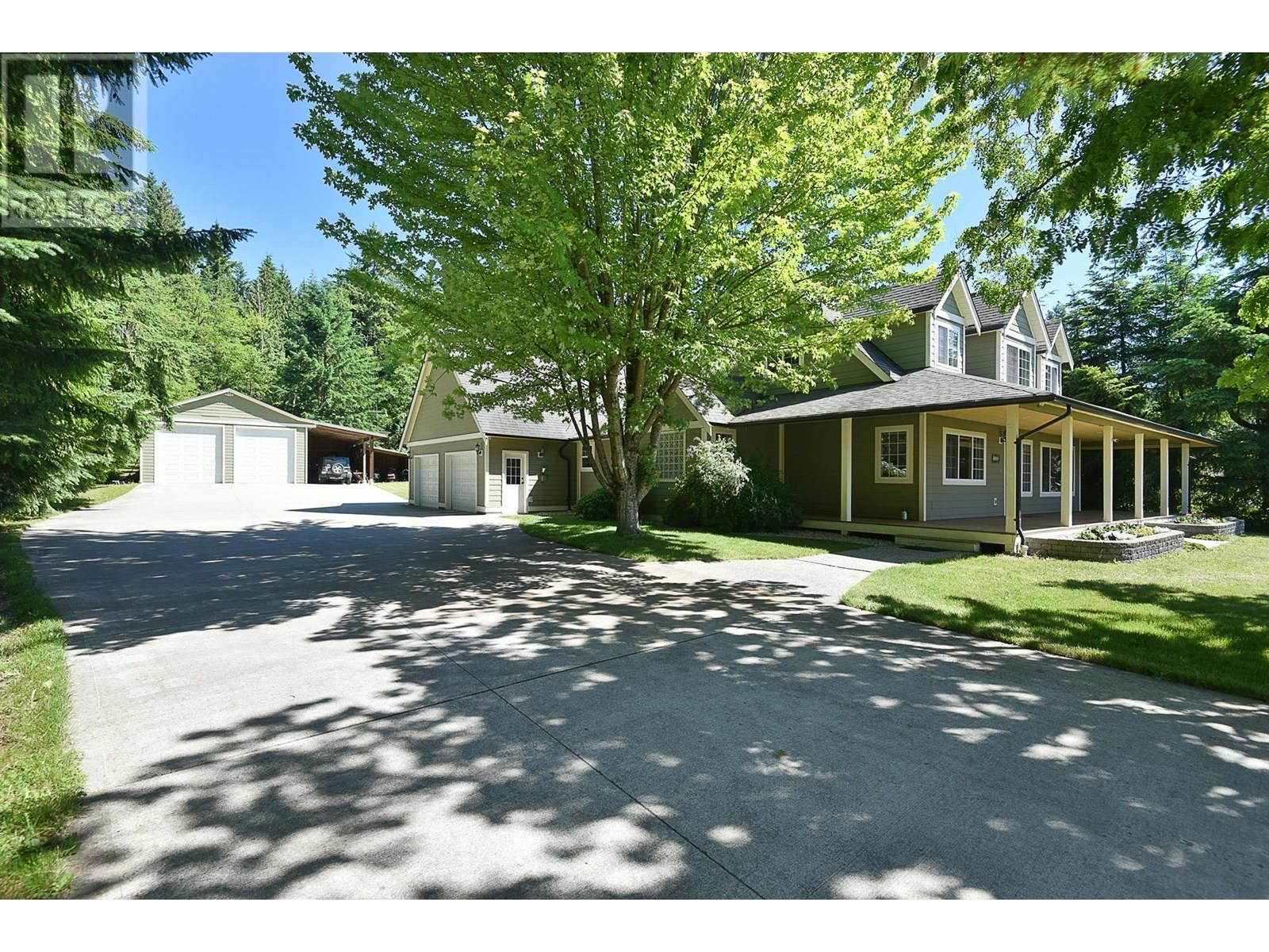 1000 CEMETERY ROAD, Gibsons