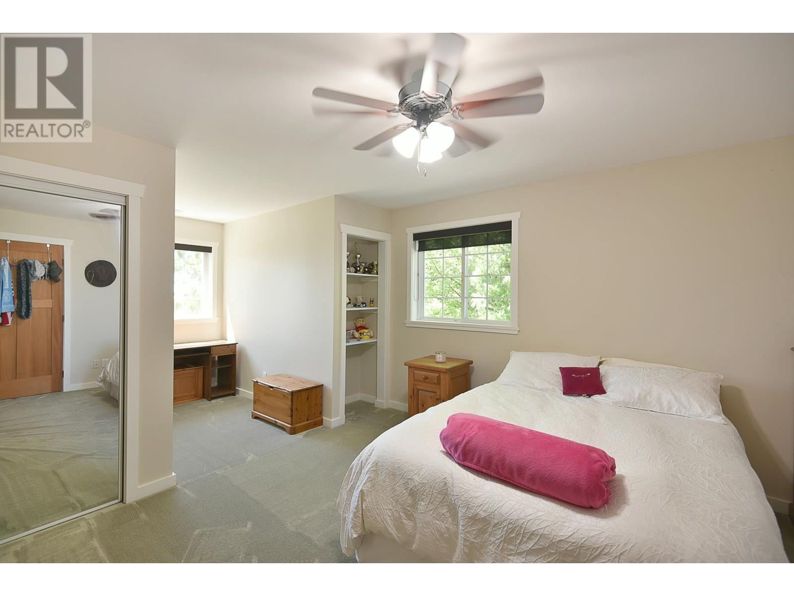 1000 CEMETERY ROAD, Gibsons