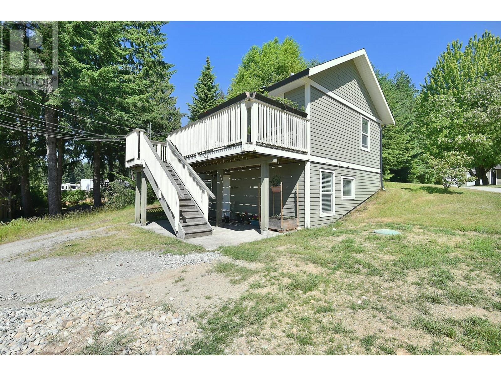 1000 CEMETERY ROAD, Gibsons