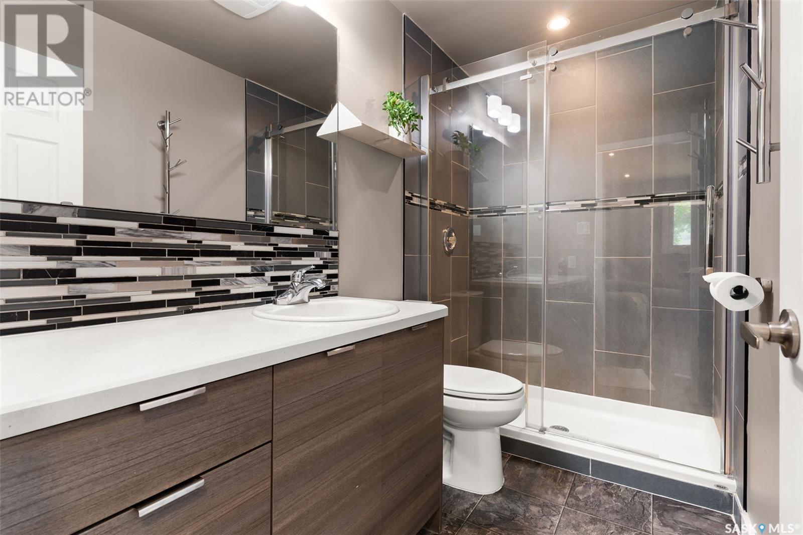 Single Family House Bungalow for Sale in  Le Jeune PLACE Regina 