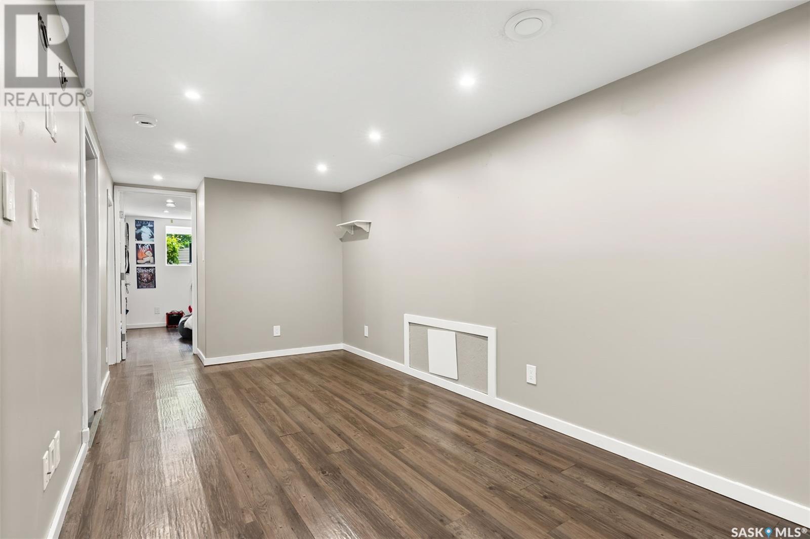 Single Family House Bungalow for Sale in  Le Jeune PLACE Regina 