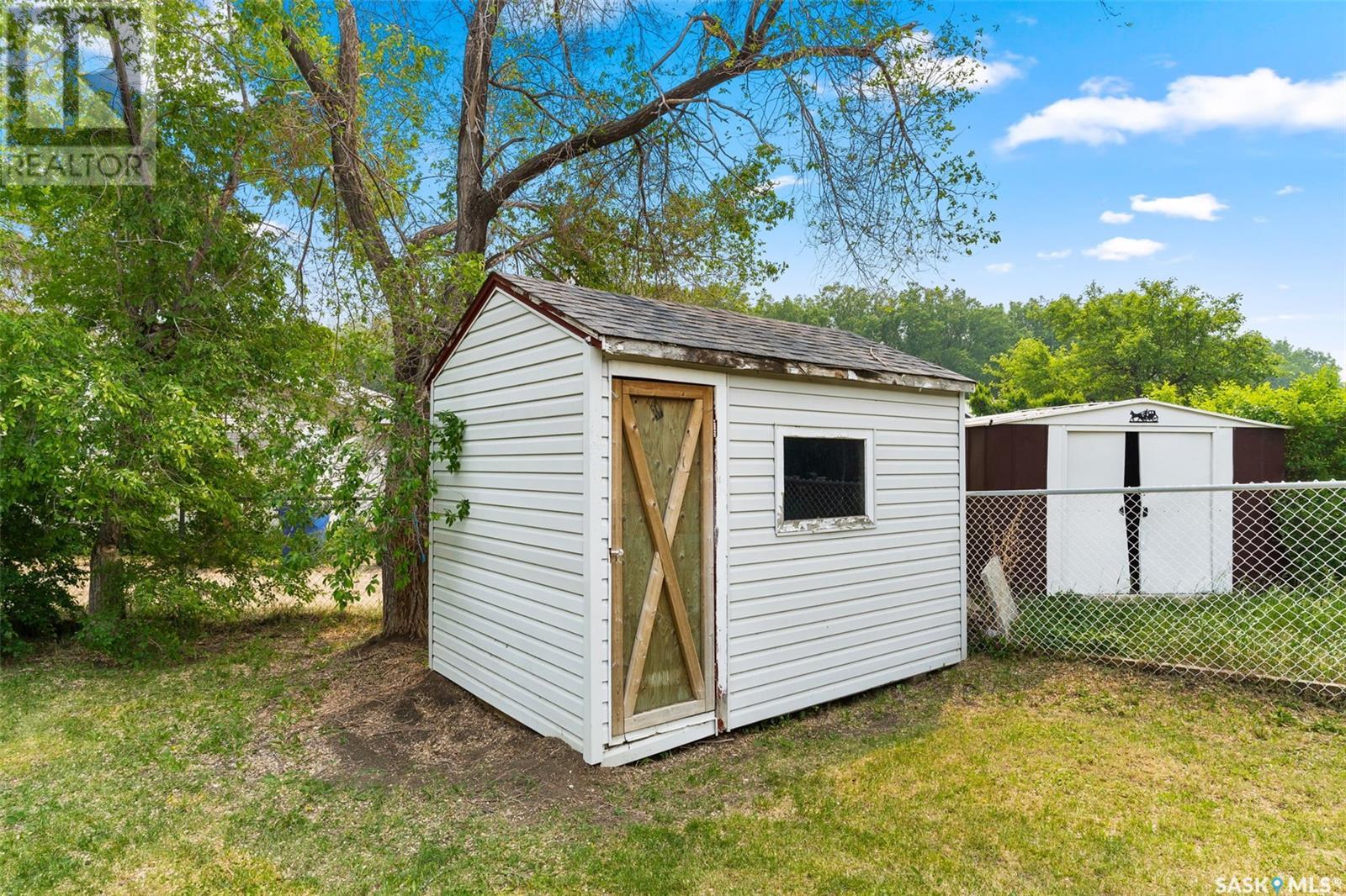 Single Family House Bungalow for Sale in  Le Jeune PLACE Regina 