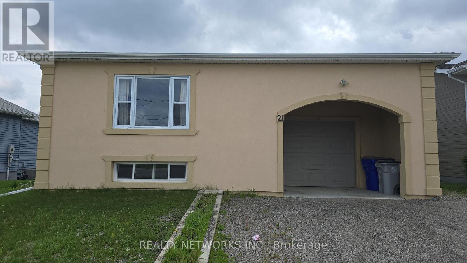 Photo 24 of 21 Quebec Avenue, Timmins ON