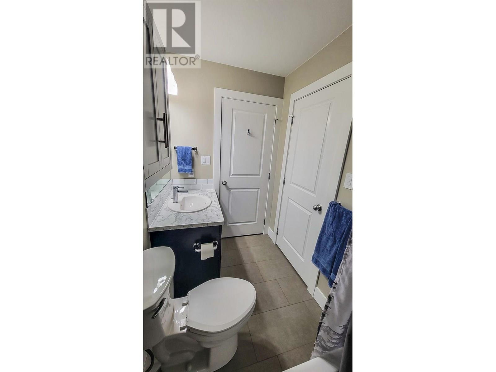 4208 16th Avenue, Castlegar