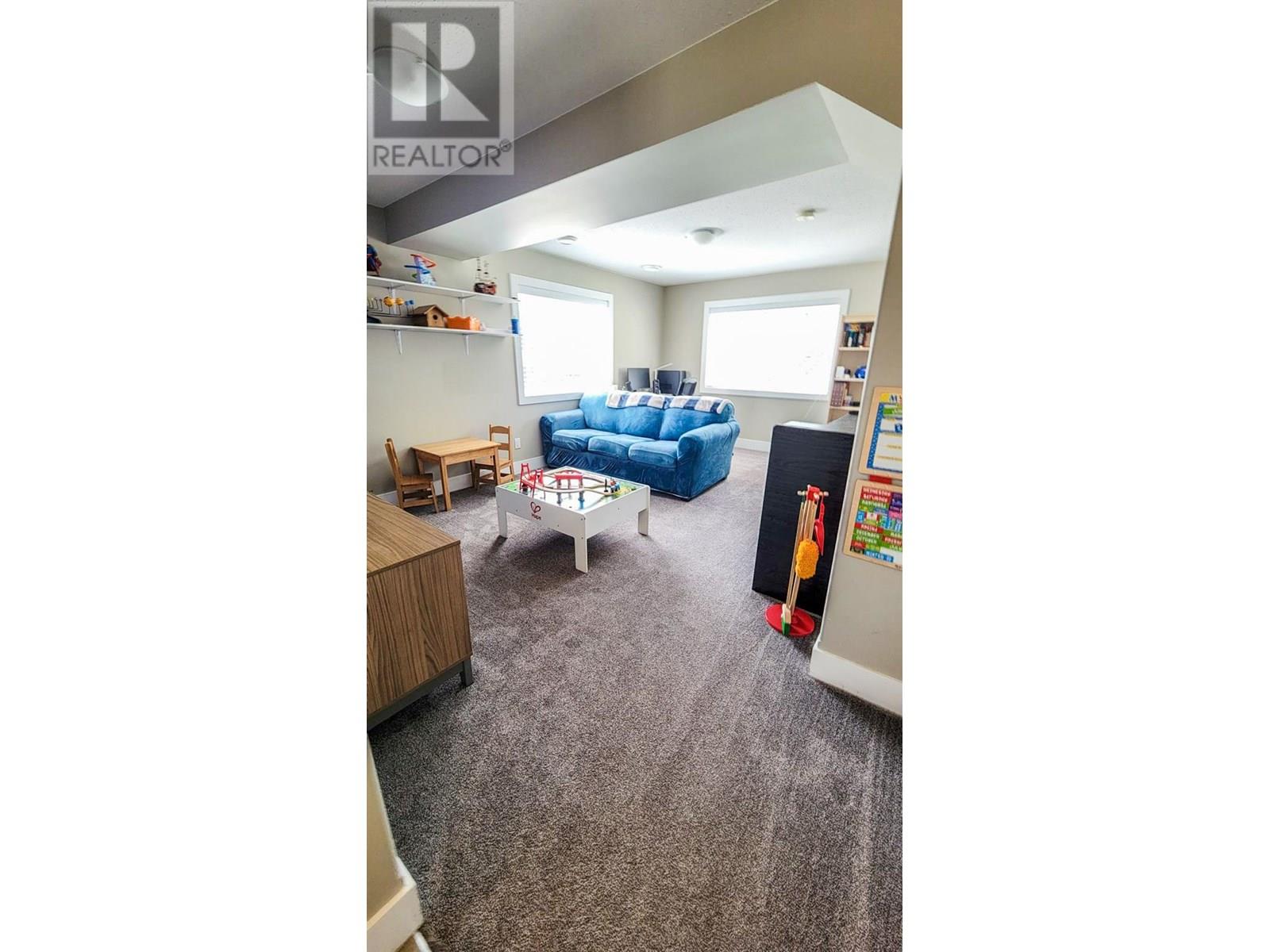 4208 16th Avenue, Castlegar