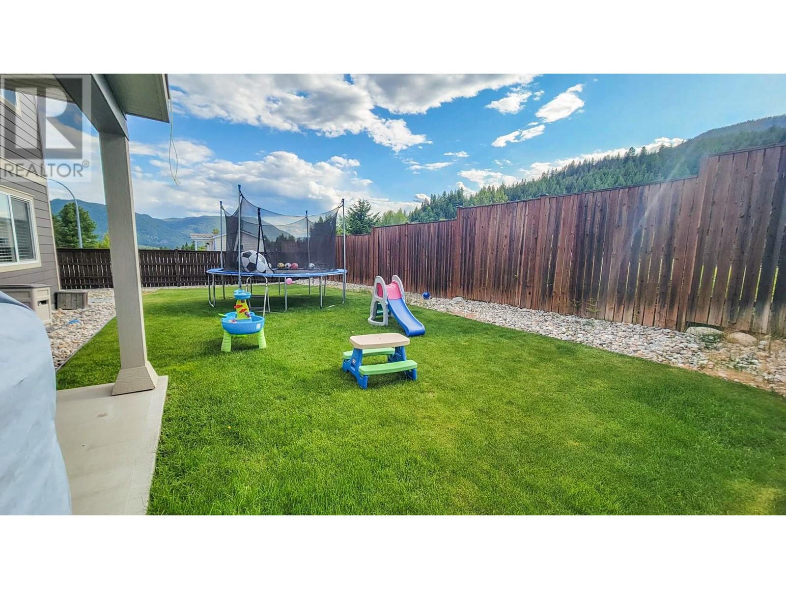 4208 16th Avenue, Castlegar