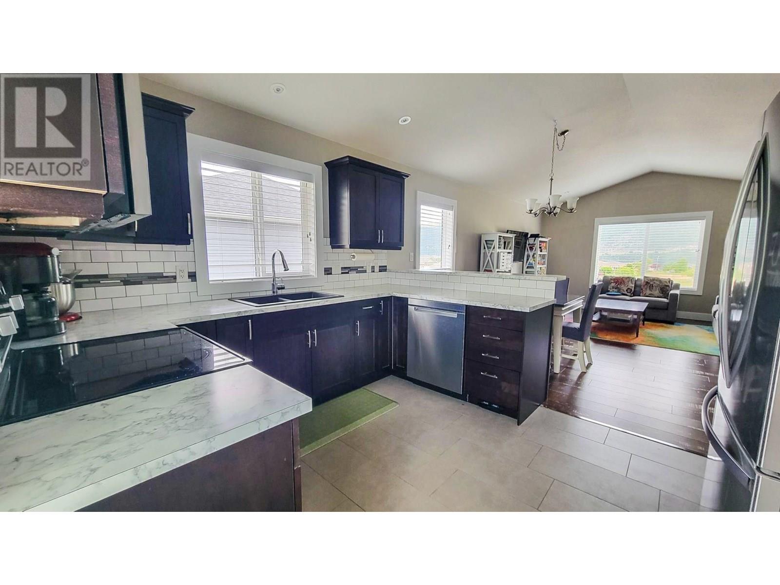 4208 16th Avenue, Castlegar