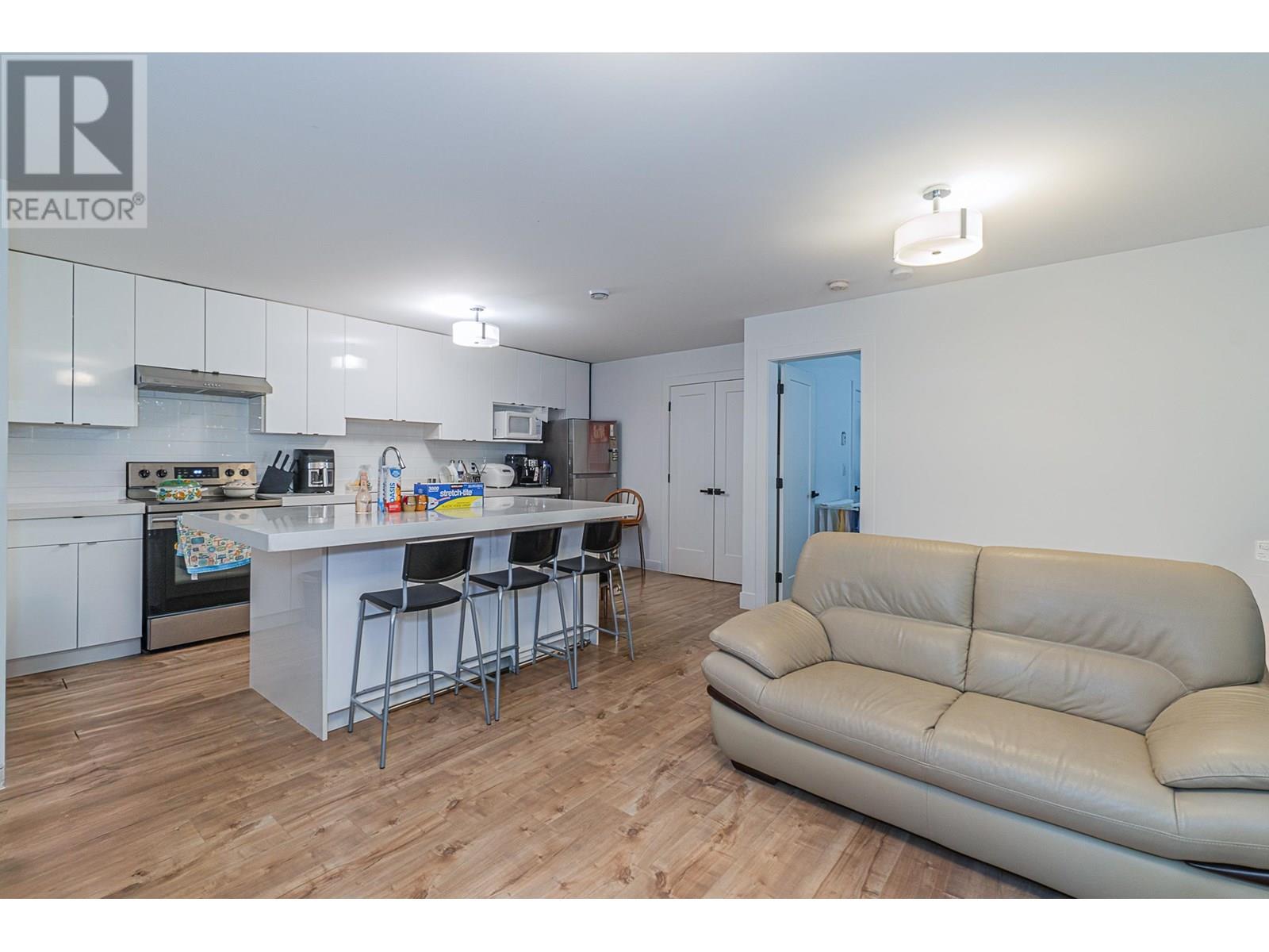 Photo 36 of 6616 Parkdale Drive, Burnaby BC