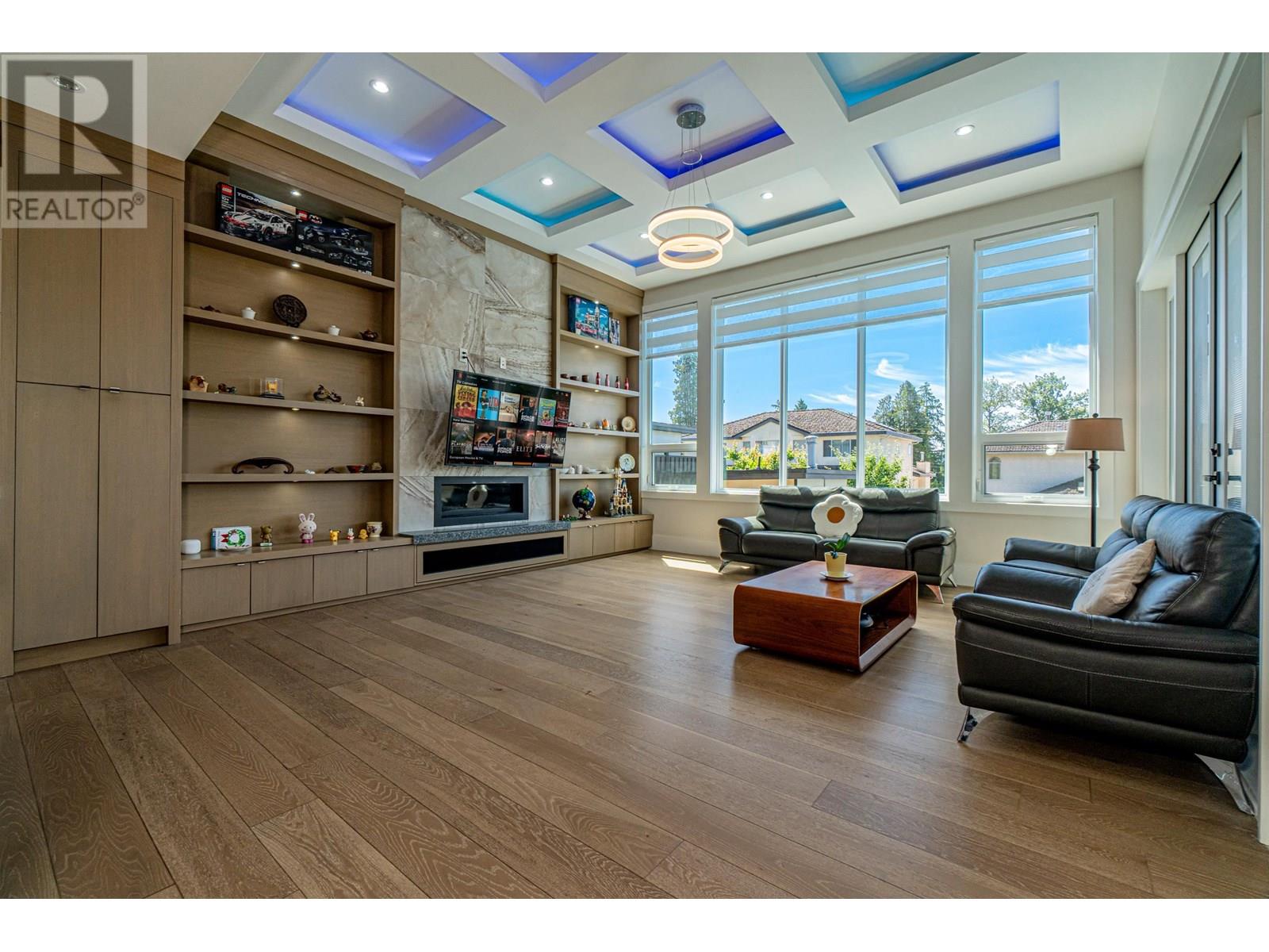 Photo 9 of 6616 Parkdale Drive, Burnaby BC