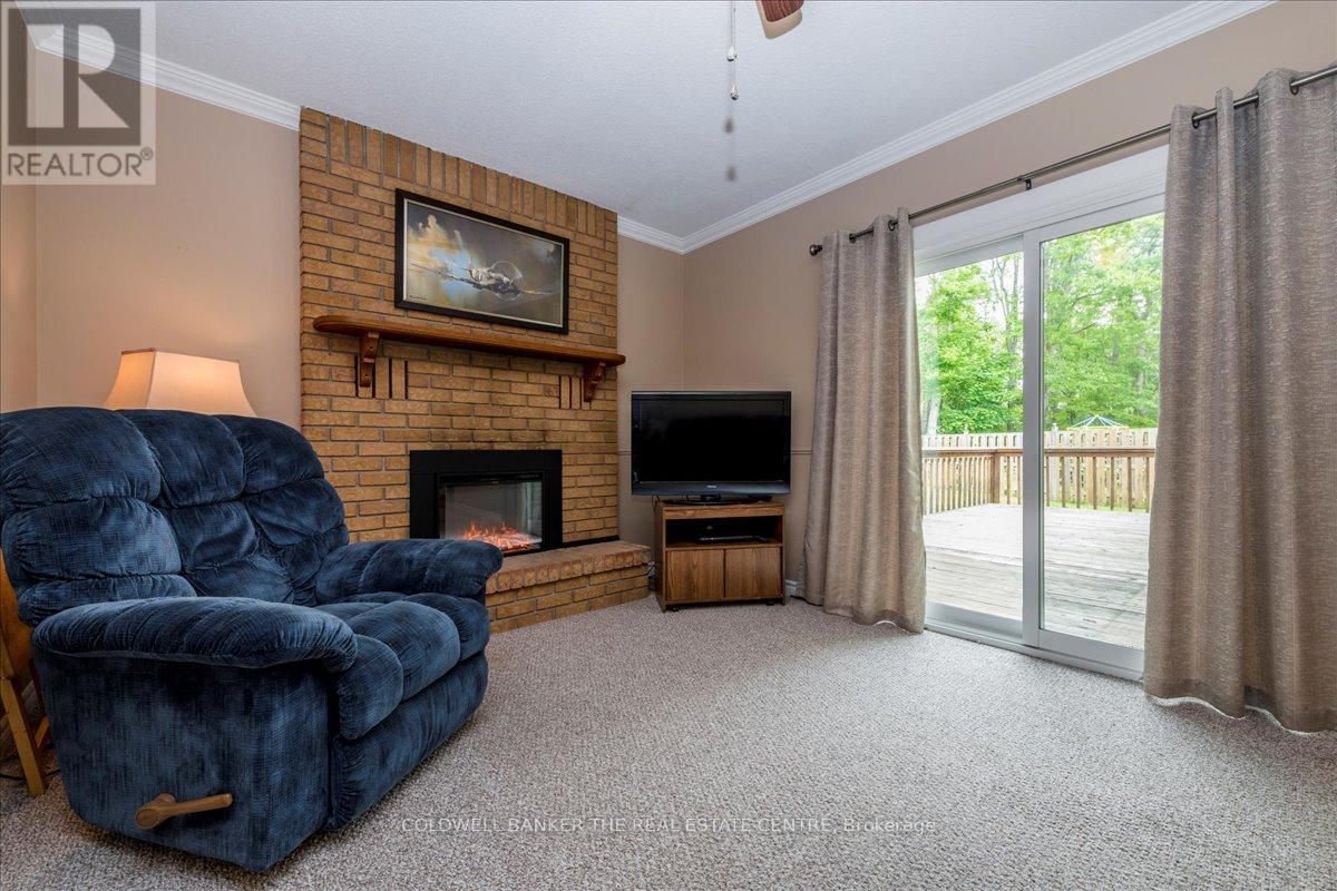 Photo 17 of 8 Bethune Place, Barrie ON
