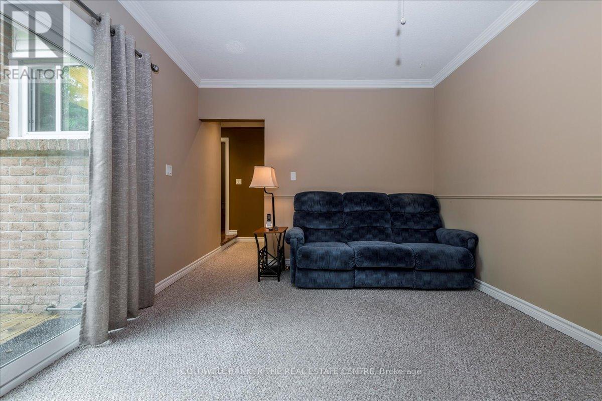 Photo 25 of 8 Bethune Place, Barrie ON