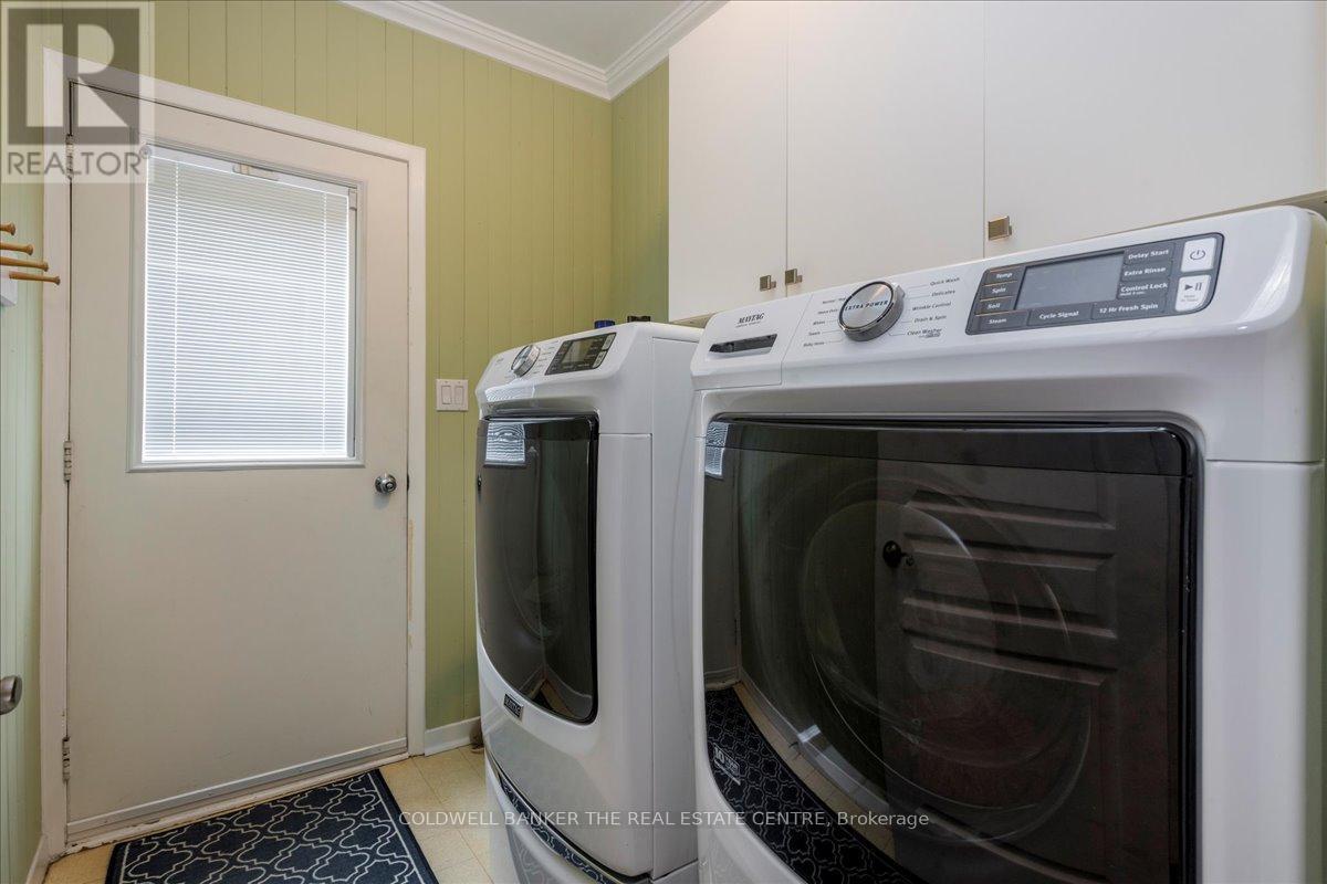 Photo 30 of 8 Bethune Place, Barrie ON