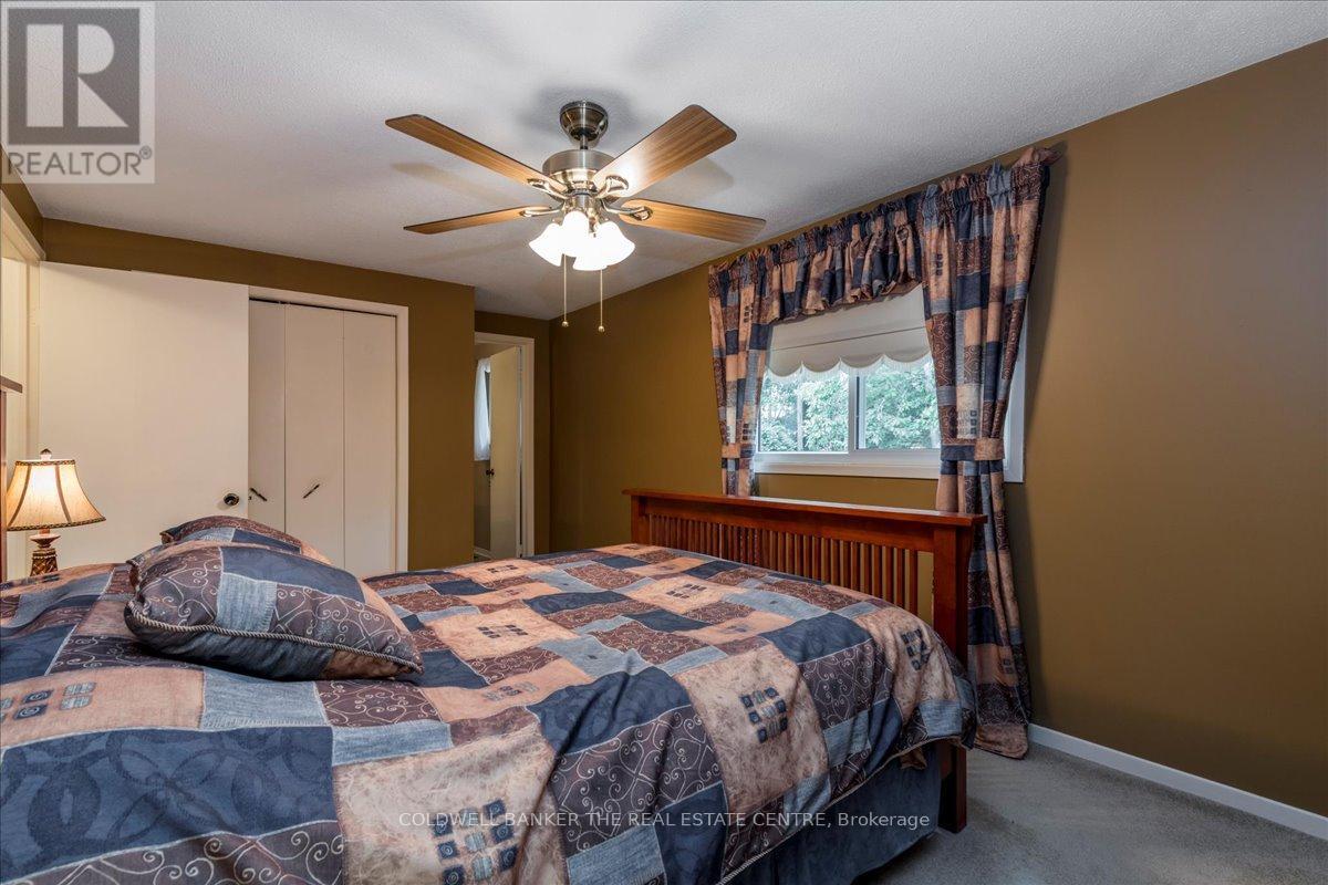 Photo 27 of 8 Bethune Place, Barrie ON