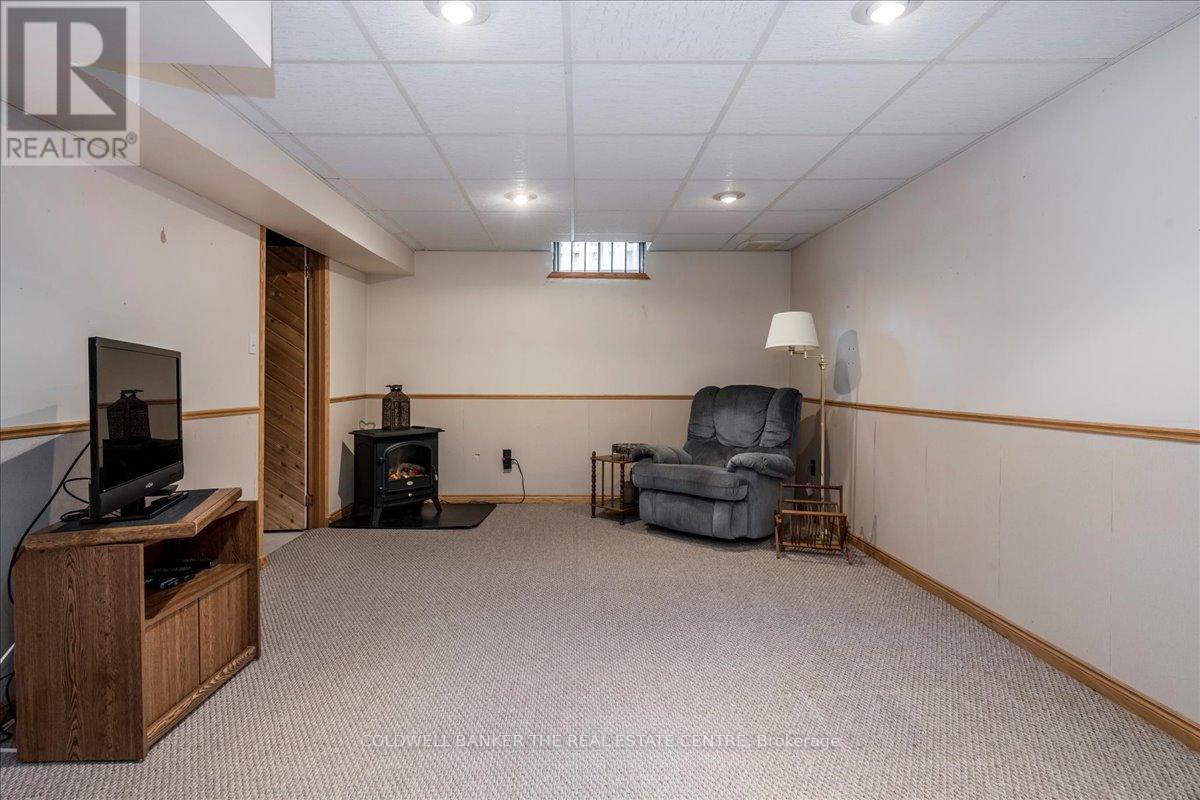 Photo 10 of 8 Bethune Place, Barrie ON