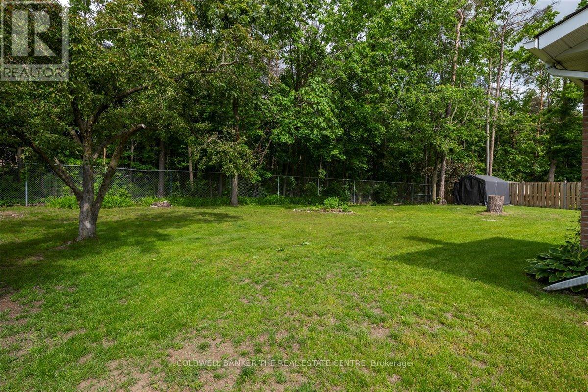 Photo 21 of 8 Bethune Place, Barrie ON
